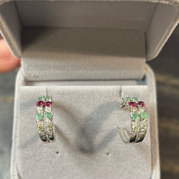 Elegant Natural Emerald, Garnet & Peridot Earrings in 925 Sterling Silver - Picture 6 of 7